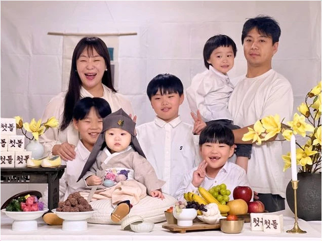  정주리 다섯째 아들 돌잔치 현장 오형제 완성체 비주얼 깜짝 공개