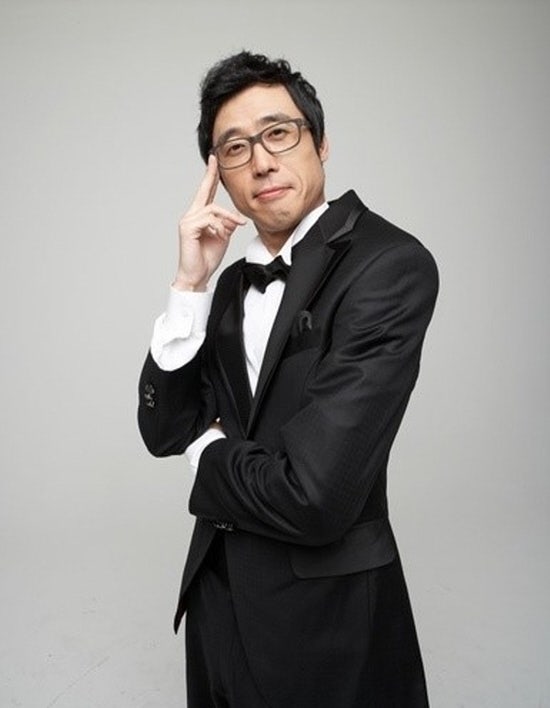이윤석 나이 개그맨 프로필 와이프 김수경 결혼 자녀 가족 학력 근황 집안 군대