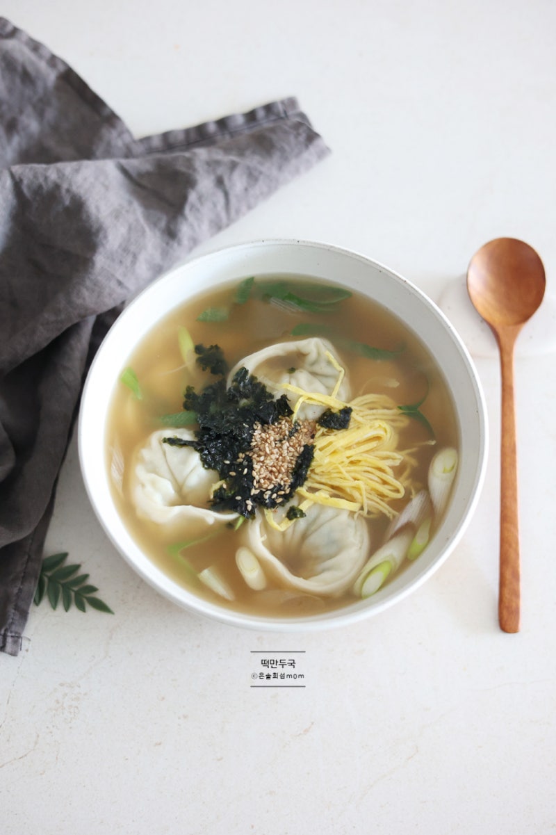 멸치육수 떡국 끓이는법 떡만두국 레시피