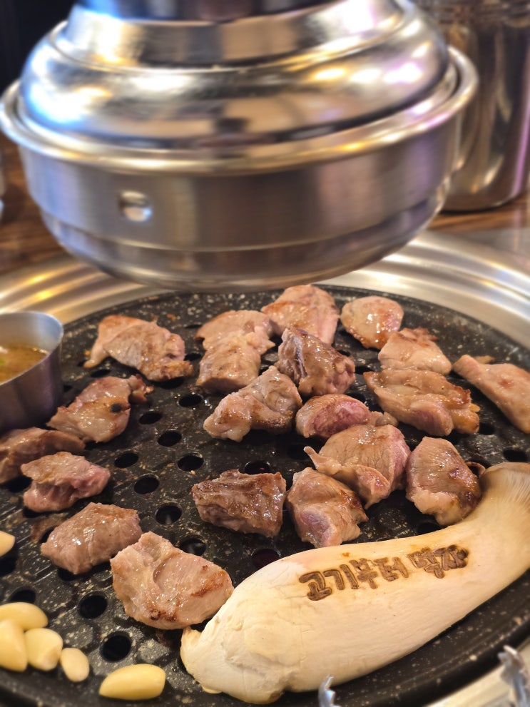  영등포시장역 맛집 래돈 영등포점 — 제주 흑돼지 작은판의 진한 풍미