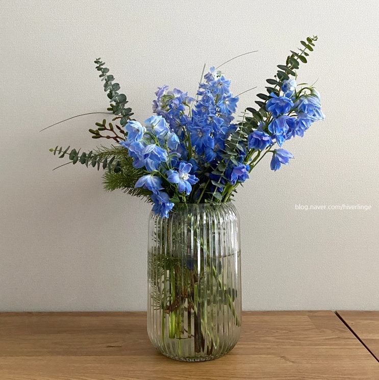  연희동 꽃집 아뜰리에티움 ateliertium 풍성하고 감각적인 기념일 졸업식 입학식 꽃다발 꽃선물