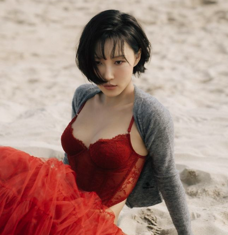 화사 (Hwasa) - 굿, 굿바이 (Good, GoodBye) [곡 정보 / 듣기 / 가사 / 청룡영화상 영상]