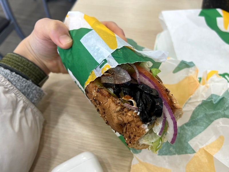 서브웨이 폴드포크바베큐 소스 빵 꿀조합 칼로리