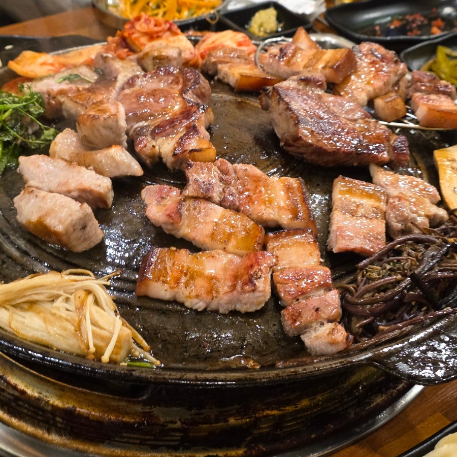 교동솥뚜껑 삼겹살 동해점 사진 4