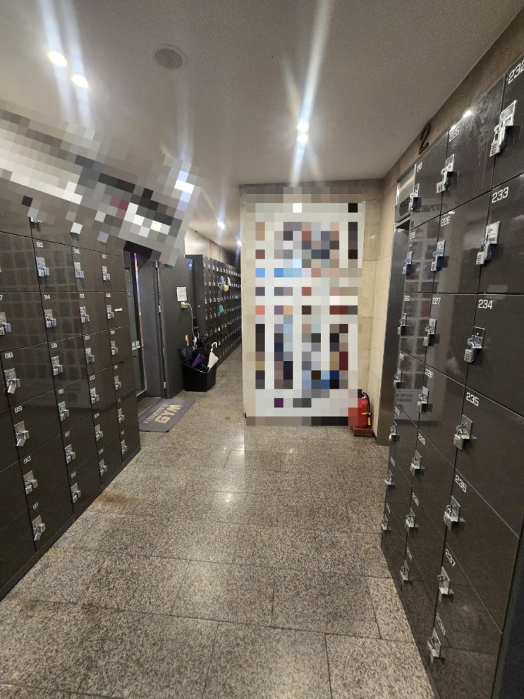 안양시 만안구 평촌동(포일로) 헬스장 샤워실 평돔천장 들썩거림 보강 작업 입니다.