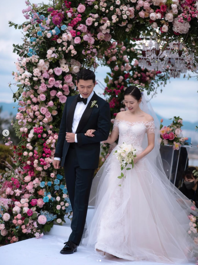 벌써 결혼 4주년? 현빈♥손예진 미공개 사진과 함께 다시 화제된 결혼식 비용..