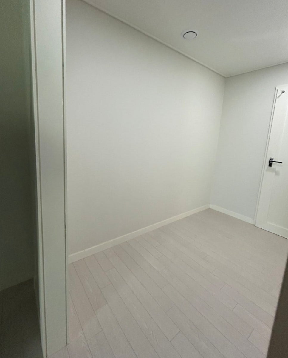 울산맞춤가구 냉장고장 제작 안방 슬라이딩 붙박이장 드레스룸 파우더장 시공 업체