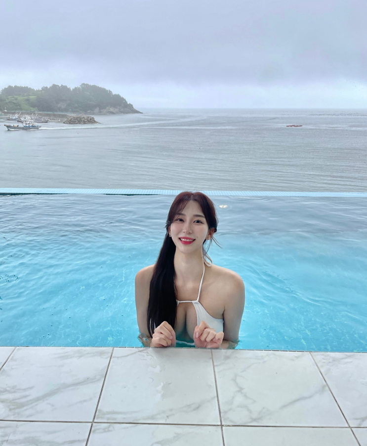  스포츠 아나운서 김민지 비키니, 청순 뒤 숨겨진 반전 매력!