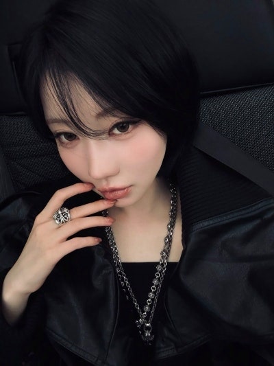 아사 단발 악마 강림 근황, 레전드 찍은 보그 홍콩과 에이다 웡 닮은꼴 실화?