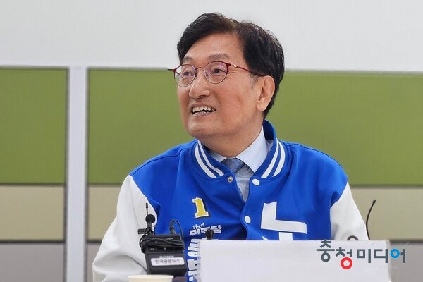 노영민, 충북지사 결선 앞 송기섭 지지 공방 격화 양상