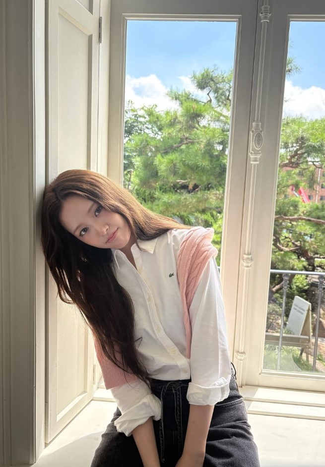  "예능 찢고 리즈 갱신!" 아이브 안유진 봄여름 코디 사복 패션 분석