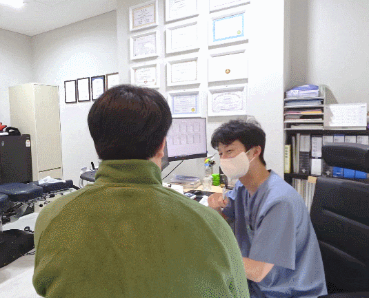  당산 목디스크 한의원, 목만 뻐근한 줄 알았는데 손끝까지 저릿한 이유