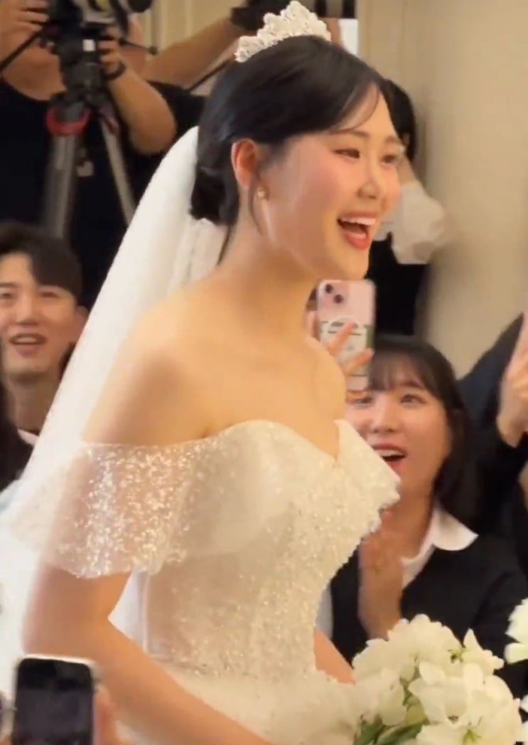 김원훈엄지윤 결혼식, 유재석까지 떴는데… 축의금 낼 뻔했다 왜 이런 이벤트였나