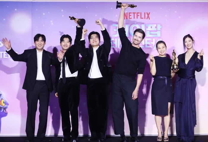  오스카 2관왕 '케데헌' 속편 확정! 감독이 밝힌 "한국다움이 영화의 영혼" + 트로트 계획 총정리