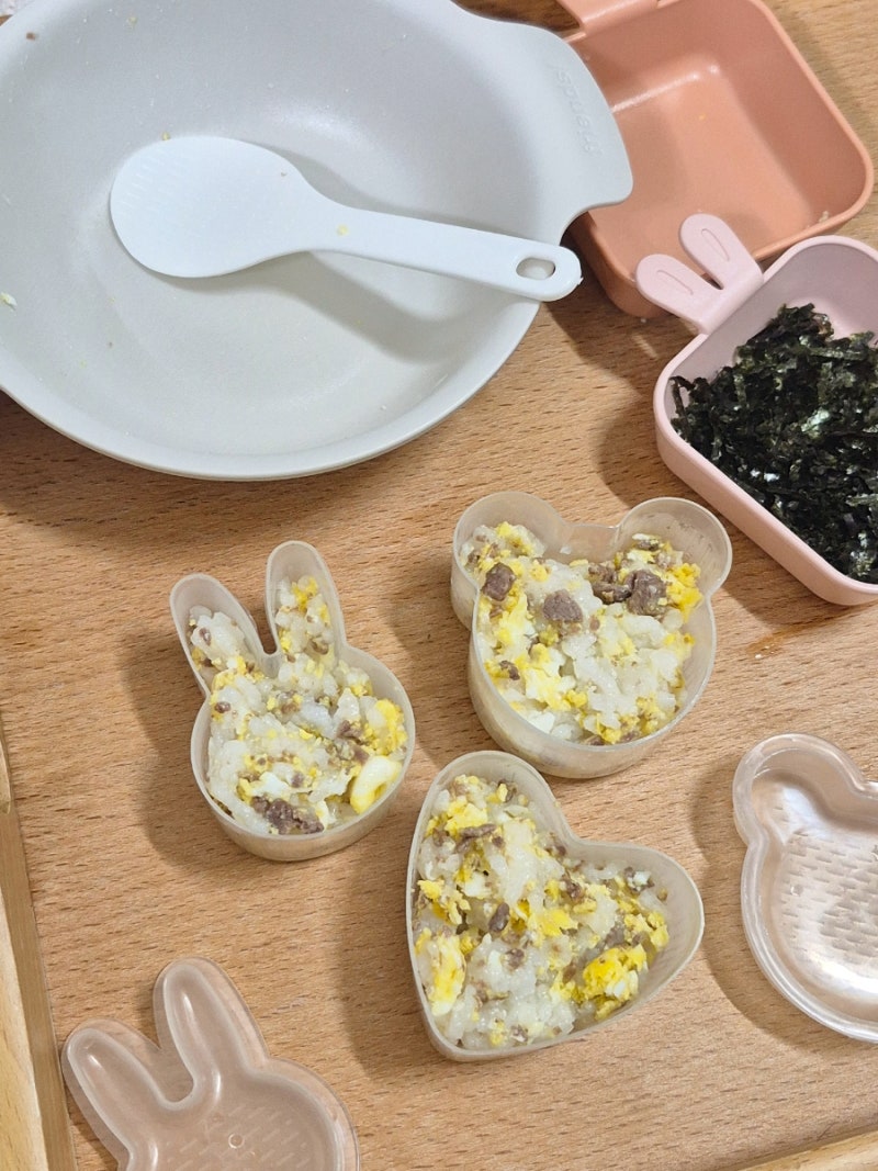 주먹밥모양틀을 활용해서 아기 이유식 동물 주먹밥 모양으로 귀엽게 만들어주기