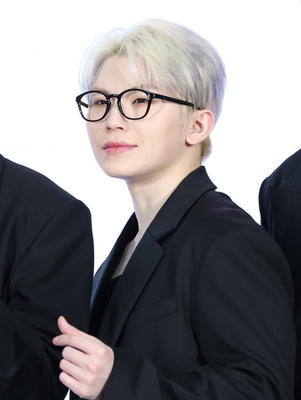 [아티스트 탐구] 세븐틴의 심장, '천재 프로듀서' 우지(WOOZI) 프로필 & 군대 소식 정리