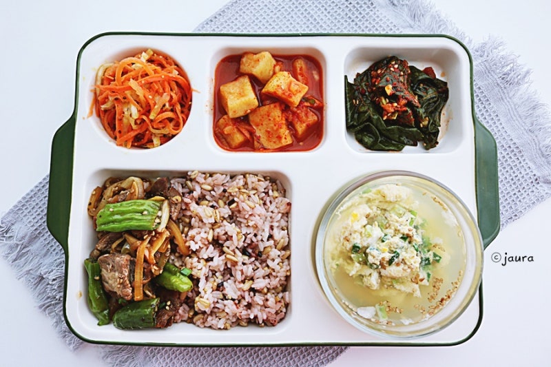 오늘 저녁뭐먹지 소고기 꽈리고추 볶음 파계란국 저녁밥상