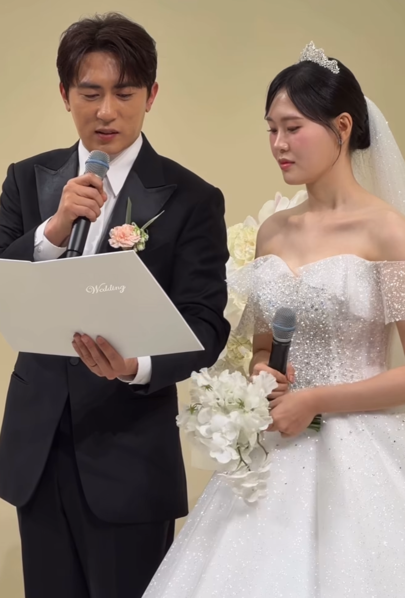 숏박스 김원훈 엄지윤 청담 결혼식에서 오열, 15년 연애의 마침표