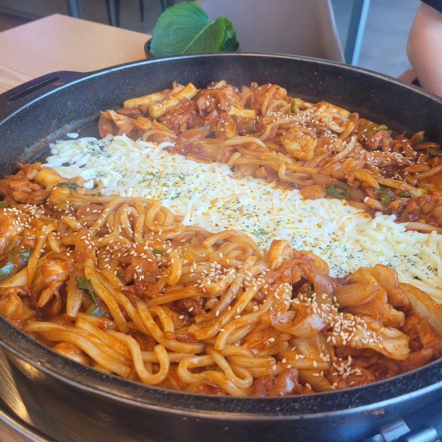 더더치즈닭갈비 사진 1