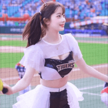  이주은 몸값 4억? 한국 떠난 삐끼삐끼 치어리더 근황 (+박수종)