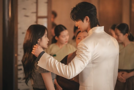  아이유 변우석 10년 인연 결실 대군부인 첫방송 일정