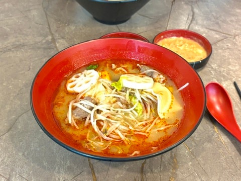 부산 서면 마라탕 '하이치마라' 탄산 무한리필 판다분모자 가위바위보뉴진면