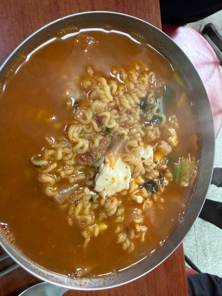  [울산 근본 맛집] 공업탑 중앙병원 근처 노포 감성 뿜뿜! 가성비 끝판왕 '양지분식' 수제비 & 라면 후기