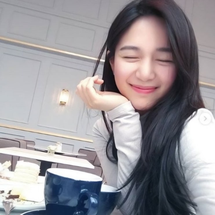  "눈에 색기가 넘친다.." 도넘은 악플에도 멘탈甲 쓰리잡 뛴다는 여배우 근황