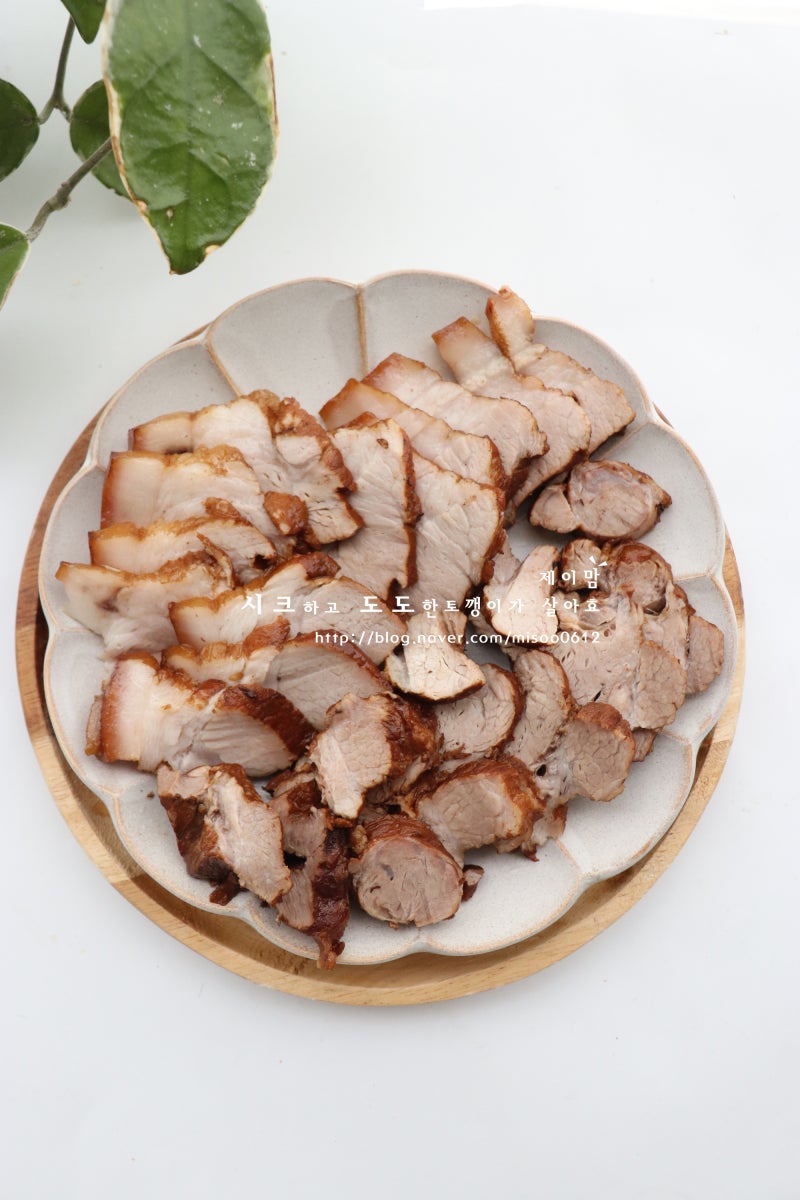 앞다리살 수육 삶기 레시피 콜라 간장 수육 돼지고기수육 맛있게 삶는법