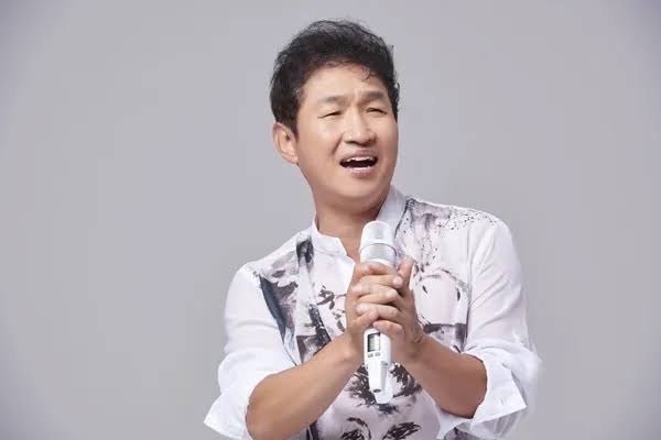 [<b>김범룡</b>] 프로필 <b>가수</b> 고향 나이 학력 와이프 아내 크리스 강 자녀