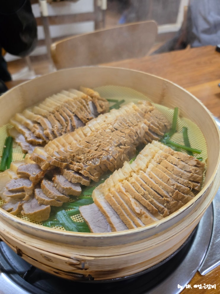  춘천 신북읍 수육 맛집 초가뭉텅찌개 방문해 칡냉면 먹고 감탄하며 캠핑 밀키트 찜한 후기