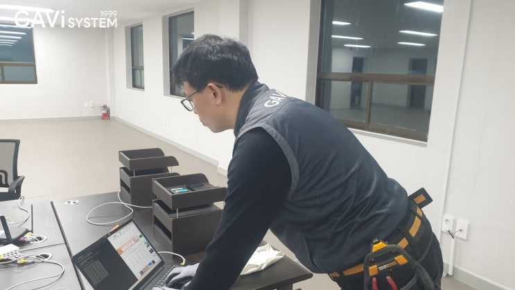  대구 의료법인 사무실 네트워크 공사 현장 - 사용자의 동선과 장기적인 사용을 고려하여 통신 환경을 구축하는 업체 입니다.