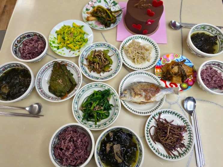  생일 주간 일상 먹고 마시고 벚꽃 3월 5주차~4월 1주차