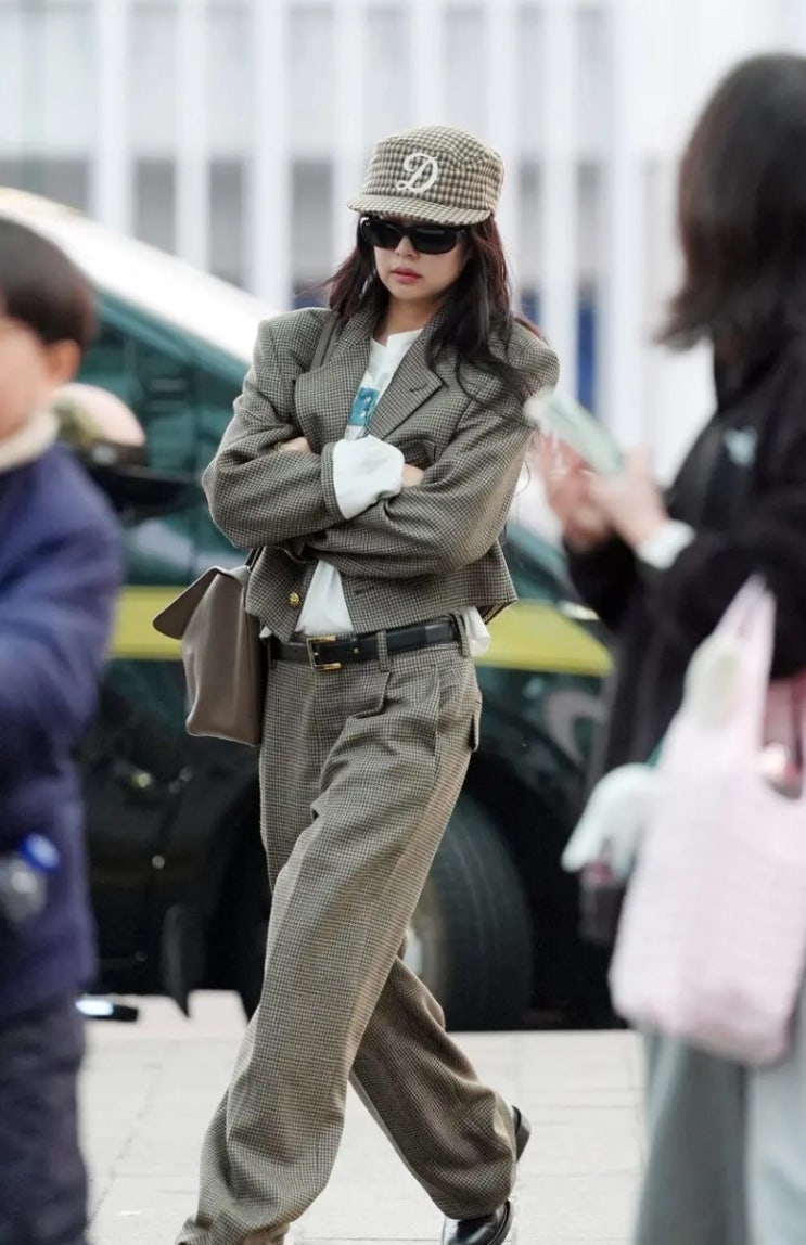  제니도 들어갈 기세? 2026 샤넬 신상 빅백 트렌드 보부상 언니들 취향 저격