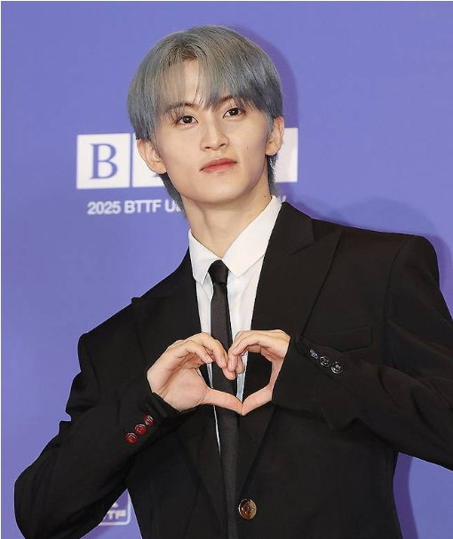 마크 전속계약 종료 최대 10년 헌신한 NCT 에이스의 충격 탈퇴 샐러리맨이 공감하는 그의 홀로....