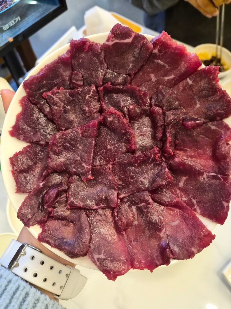  [울산 맛집] "대구 갈 필요 없어?!" ️ 삼산에서 만나는 당일도축 '근본' 예랑뭉티기 찐후기 (feat. 울산 삼산 육회 맛돌이)