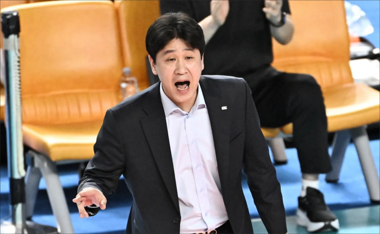  "이게 공기업의 행정인가" 명장 경질이 부른 집단 멘탈 붕괴... 도로공사 윗선이 걷어찬 우승컵