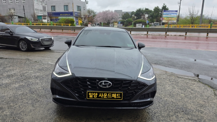  제목: [밀양 블랙박스] 쏘나타 DN8 아이나비 신모델 Z1 & 로드팩 12A 보조배터리 첫 장착 꼼꼼 후기