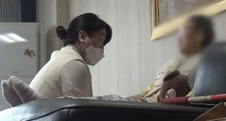 아내의 ‘익숙한 일상’ 지키려…86살 남편은 요양보호사가 됐다