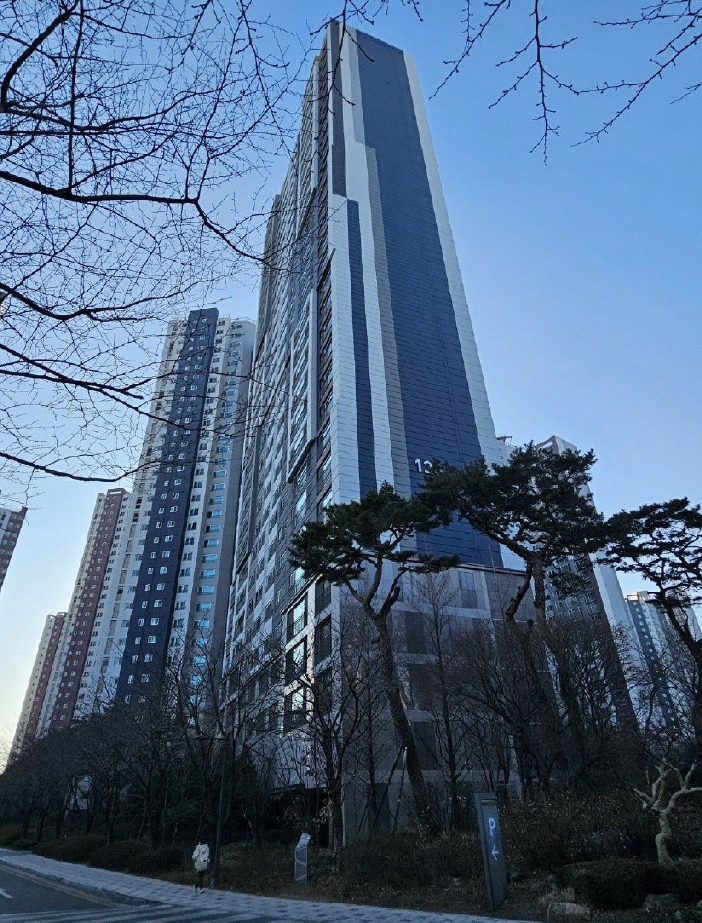  서울 서대문구 남가좌동 126동 2602호 디엠씨파크뷰자이 아파트 경매 18억대 대형 평수 급매보다 저렴한 서울서부지방법원 2025타경51054