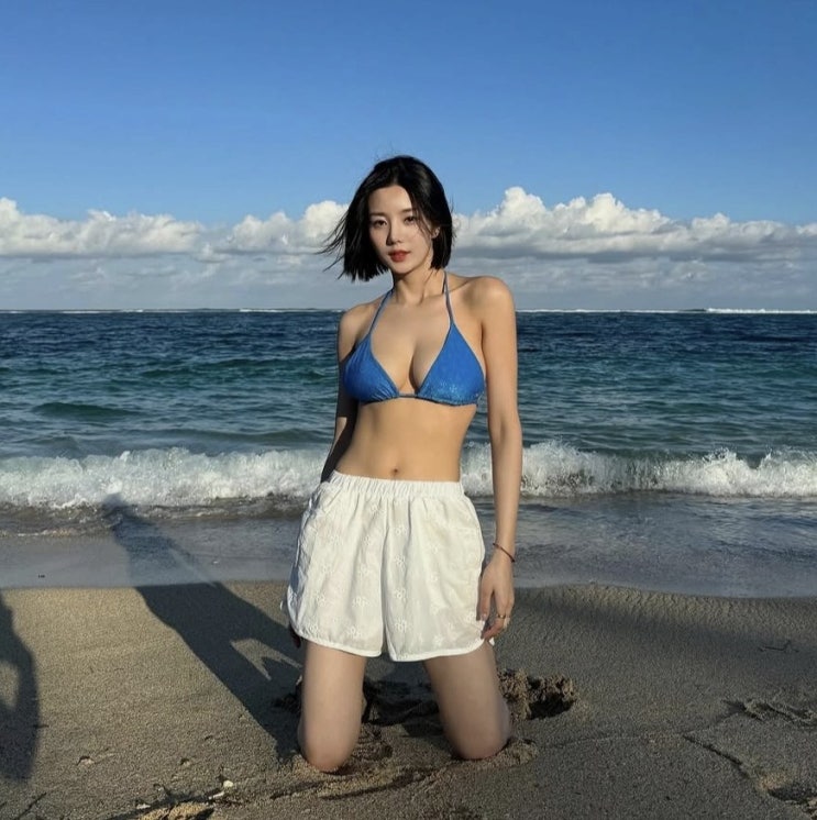  "8년만에 결별.." 24억 건물주 워터밤 여신, 44kg 몸매 관리법 화제