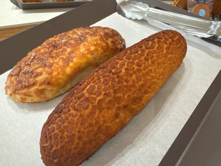  울산 중구 태화강국가정원 근처에 위치한 베이커리 카페, 넓은 주차장이 있는 뺑드깜빠뉴