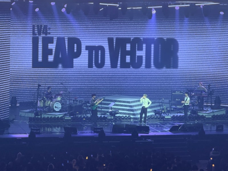 올림픽공원 올림픽홀 | 김성규 솔로 콘서트 [LV4: Leap to Vector] 2층 C1구역 11열 시야, 중콘 아닌 ....