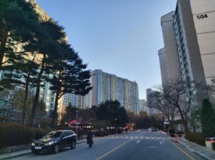  경기 용인 수지구 507동 1104호 신봉마을엘지빌리지5차 아파트 경매 5억대 실거주 투자 추천 홍천초 인근 반값 수준 수익형 부동산 수원지방법원 2025타경51782