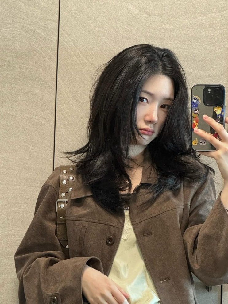  무심한 듯 치밀한 여자 봄 아우터 코디, 온앤온 스웨이드 자켓 스타일링 ft. 정채연
