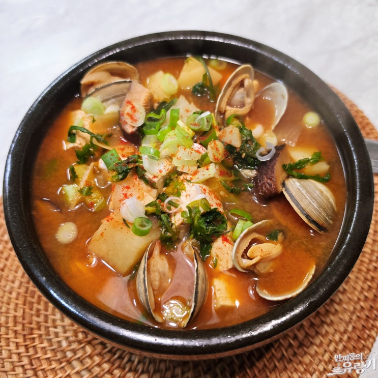  해물 냉이 된장찌개 레시피 제철 동죽 바지락 해물 된장찌개 끓이는법
