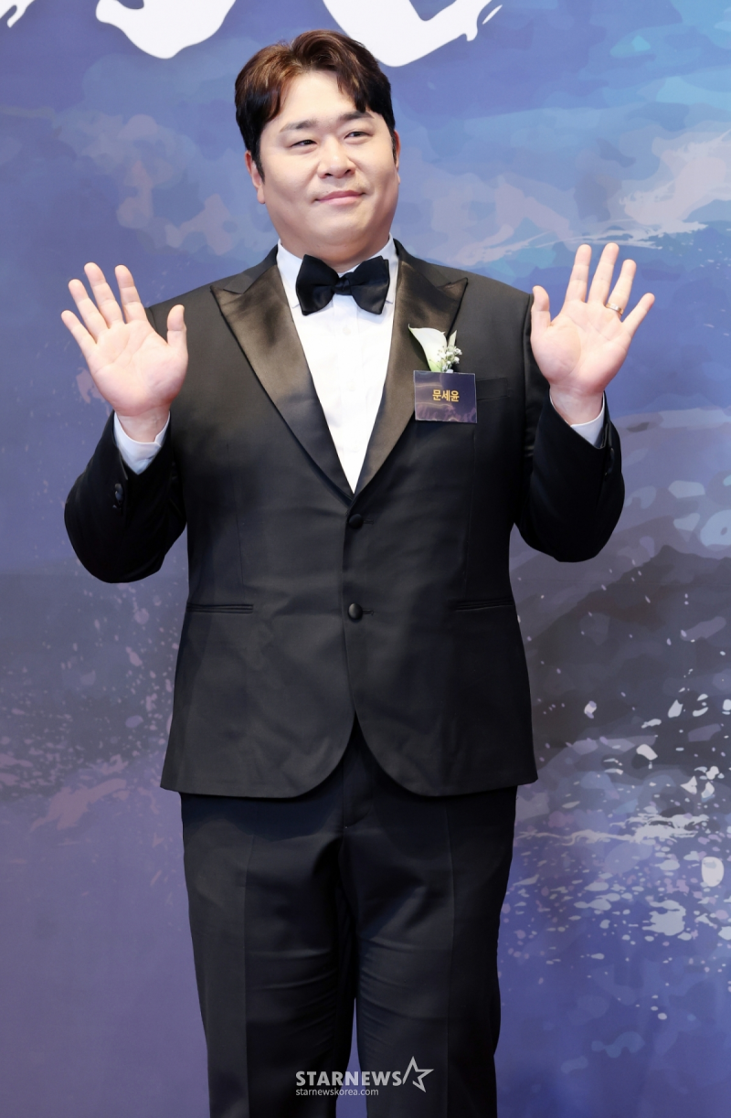 11년, 문세윤 FNC 결별... 예능 사업 철수 진짜 이유?