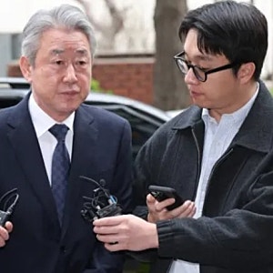신뢰의 농협? 강호동 회장 '금품 수수 혐의' 경찰 출석이 주는 충격