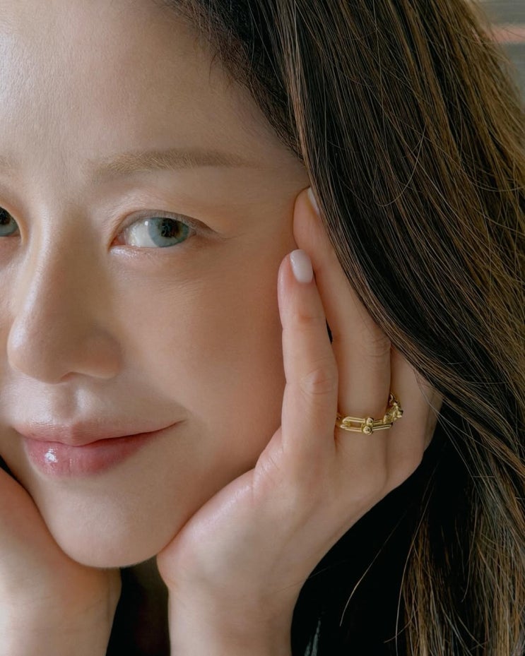  명품 쥬얼리 브랜드 티파니와 함께한 고현정, 55세 파란 눈 완벽 소화