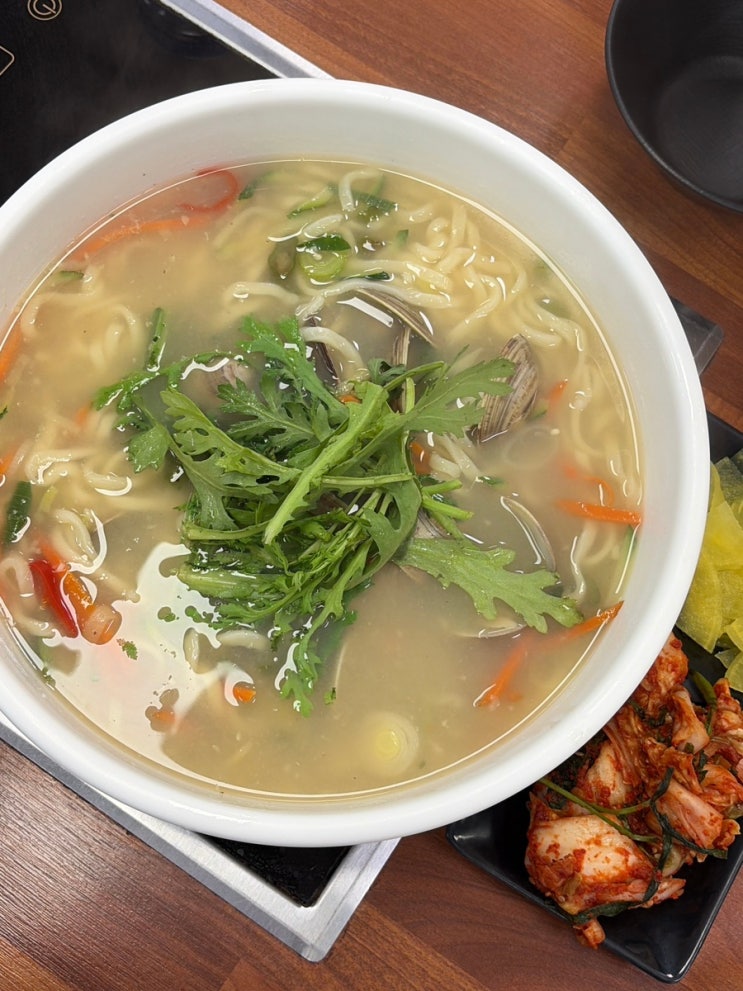  노은동맛집 탱글한 면발과 백합이 가득들어간 칼국수맛집 유성할매국수 노은본점